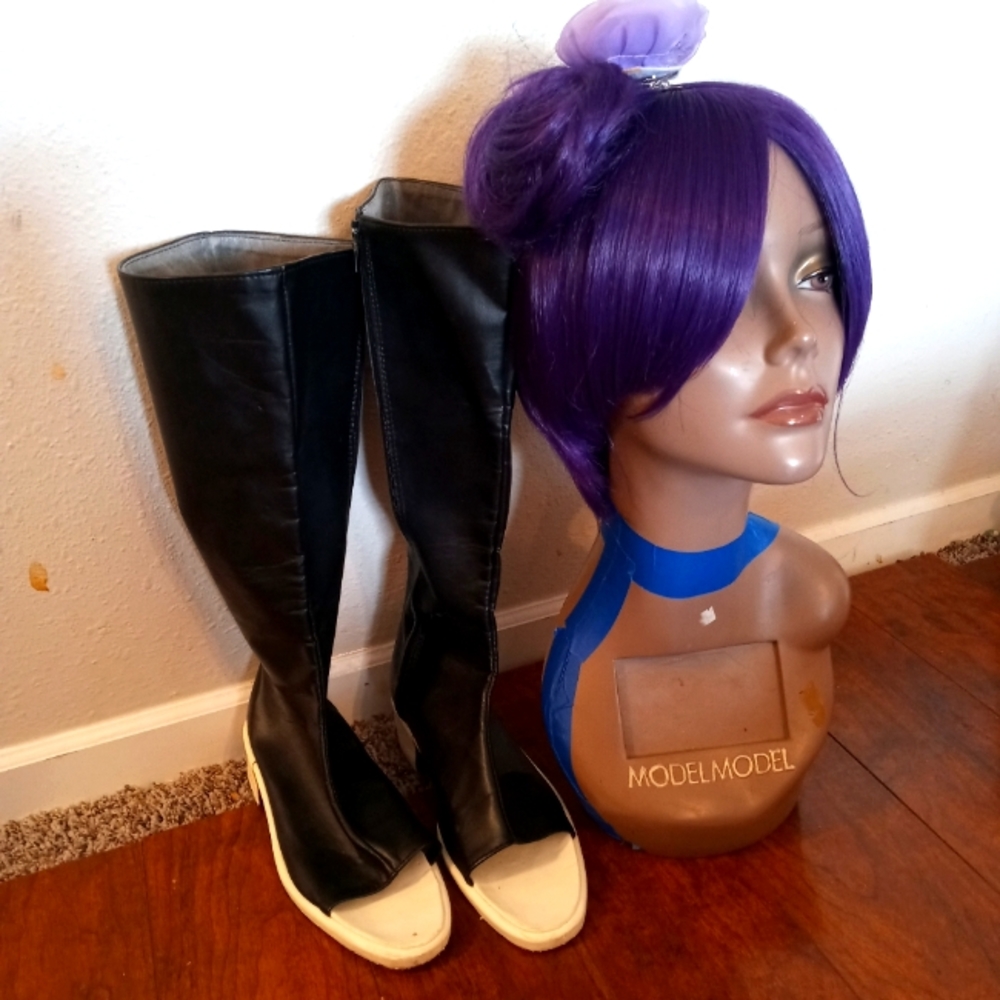 Konan Cosplay's wig & shoes